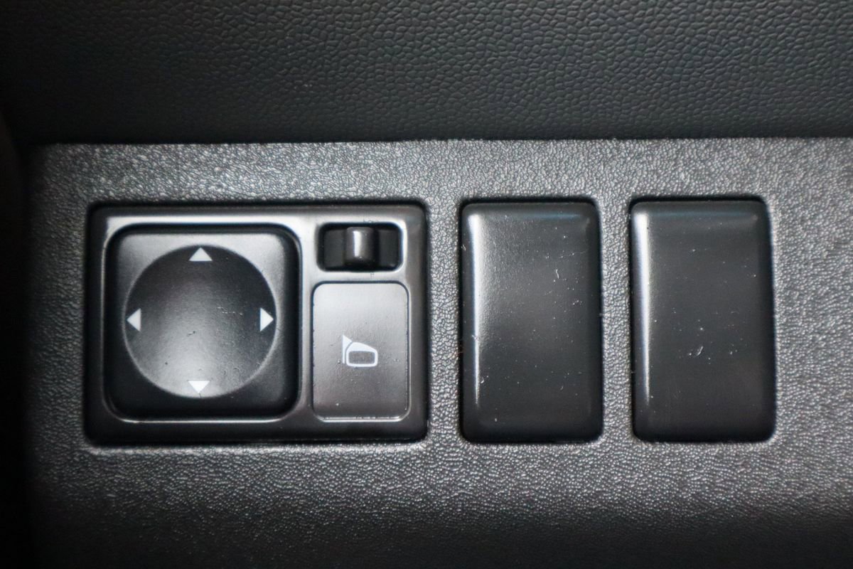 Used 2011 Nissan Xterra S w/ 4X4 Value Package image 28