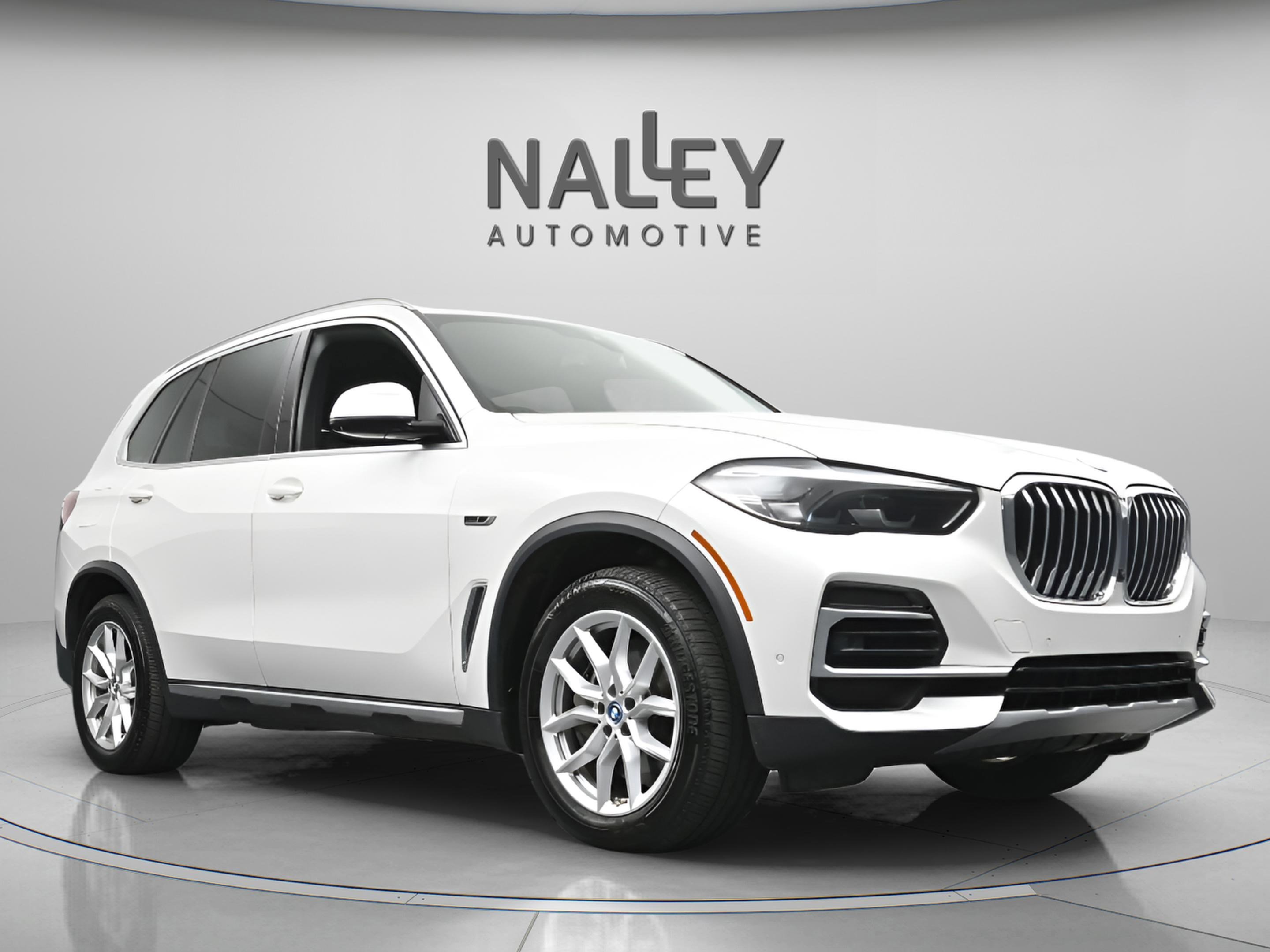 Used 2022 BMW X5 xDrive45e w/ Parking Assistance Package image 21