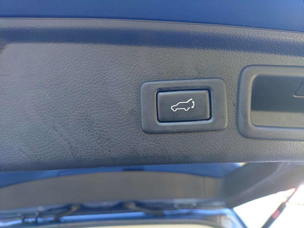 Used 2014 Subaru Forester 2.5i Limited image 14