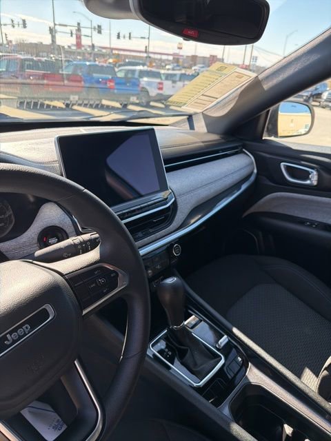 Used 2024 Jeep Compass Sport image 14