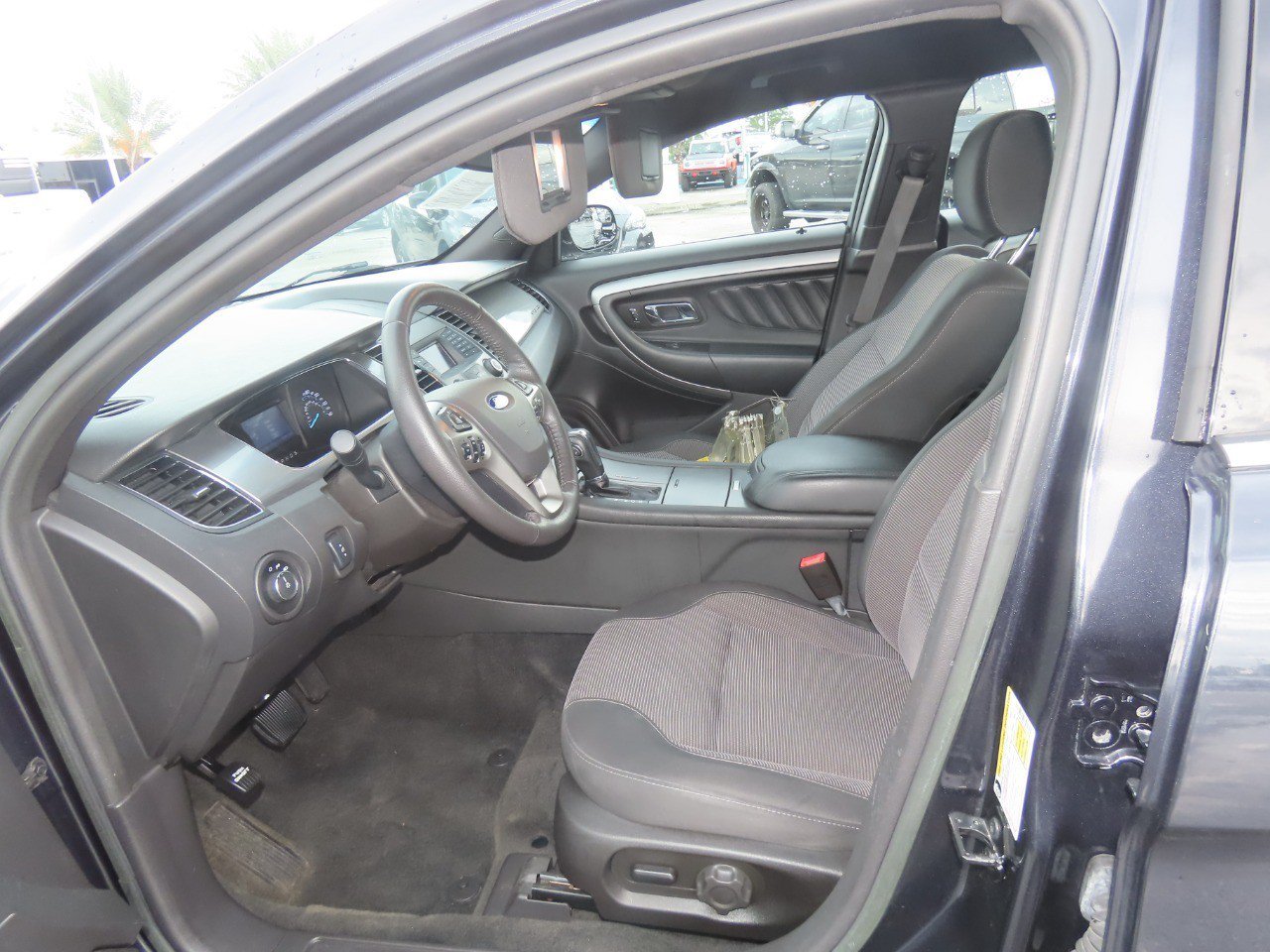 Used 2017 Ford Taurus SEL FWD image 24
