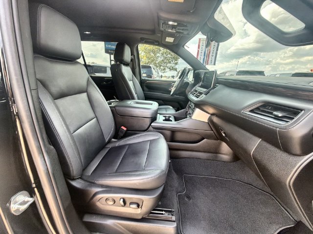 Used 2023 Chevrolet Tahoe Z71 w/ Luxury Package AWD/4WD image 27
