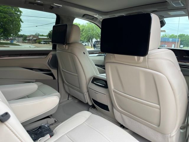 New 2026 Cadillac Escalade ESV Platinum Sport w/ LPO, ONYX Package AWD/4WD image 22
