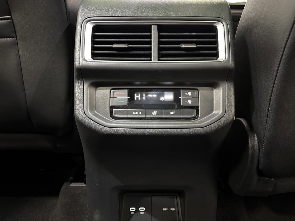 Used 2024 Volkswagen Atlas SE w/ Panoramic Sunroof Package image 33