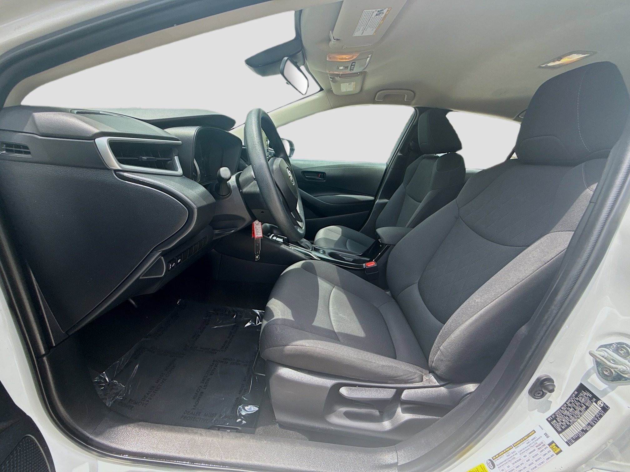 Used 2022 Toyota Corolla LE FWD image 17
