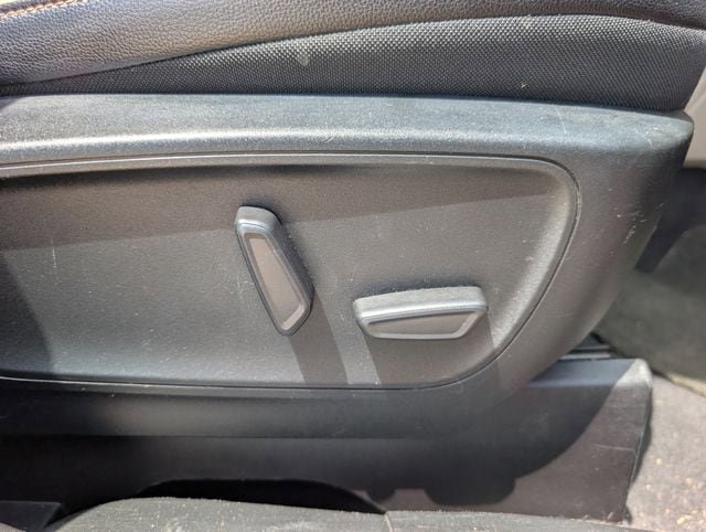 Used 2020 Ford Escape Titanium AWD/4WD image 28