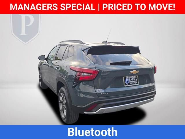 Certified 2025 Chevrolet Trax LT FWD image 10