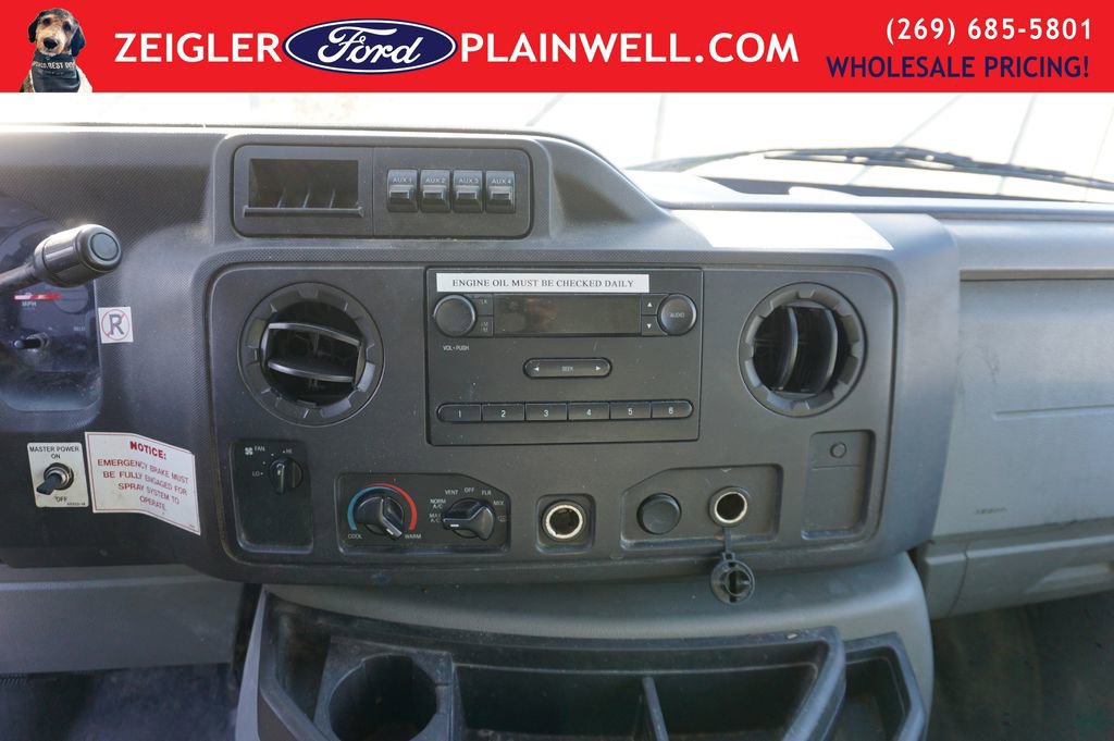 Used 2011 Ford E-450 and Econoline 450 Super Duty image 10