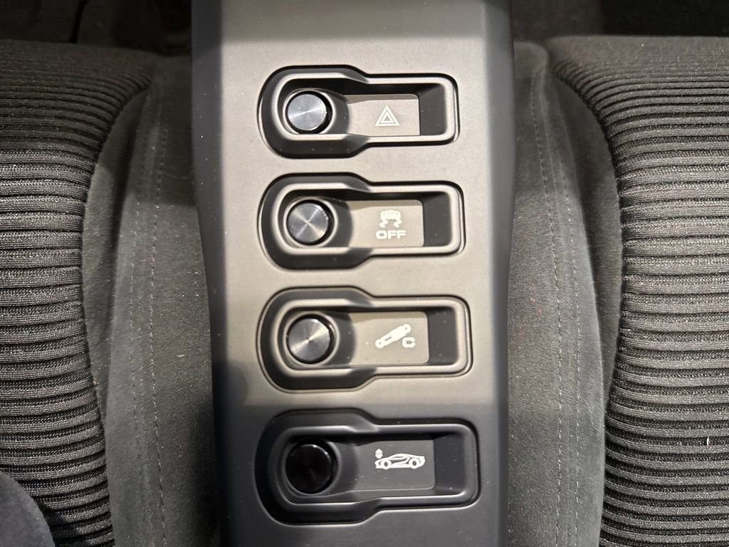 Used 2022 Ford GT image 18