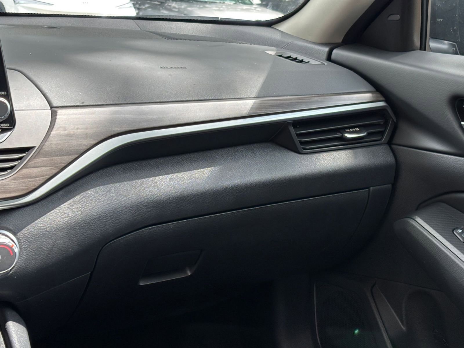 Used 2025 Nissan Altima 2.5 SV FWD image 35