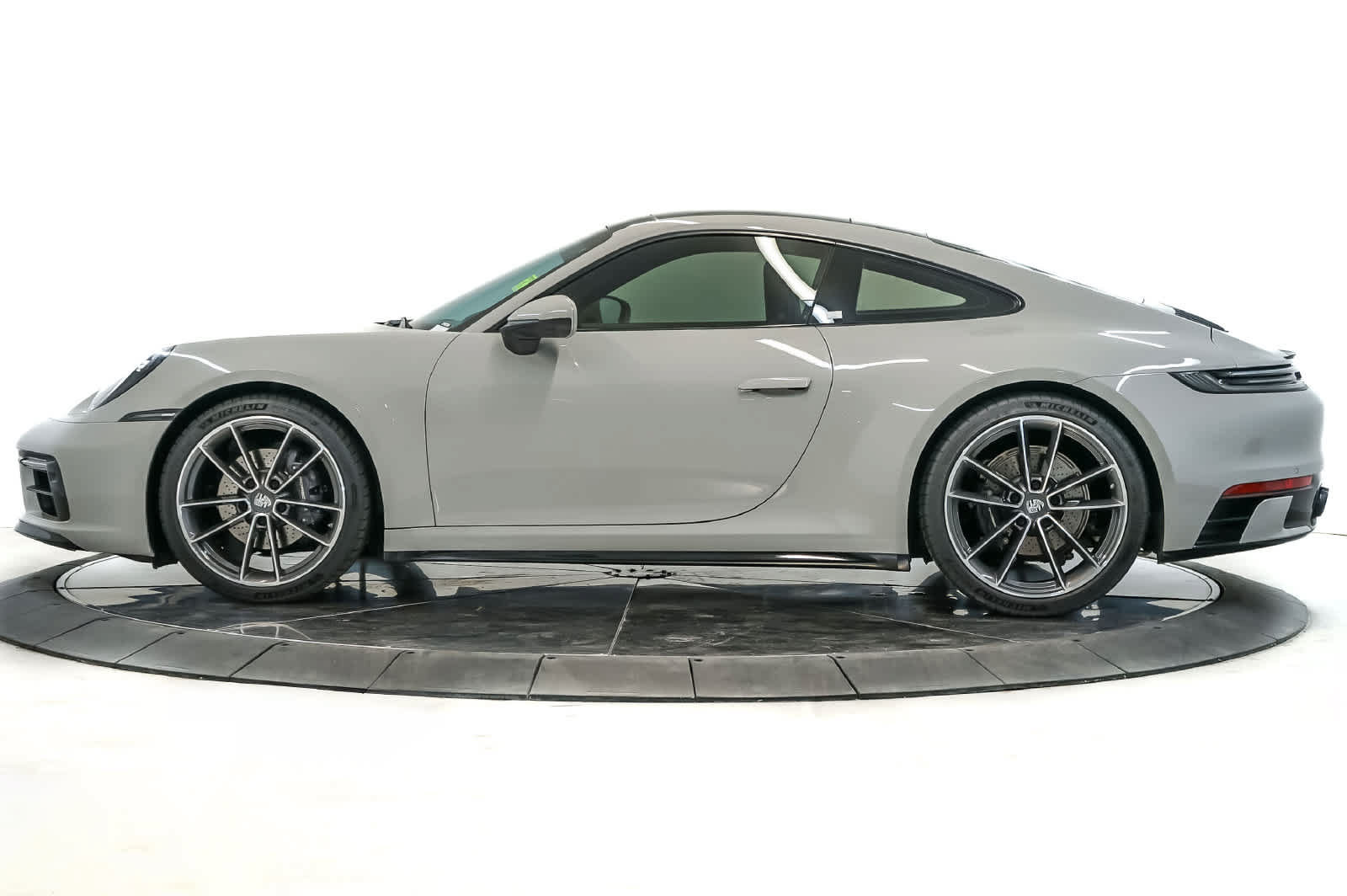 Certified 2022 Porsche 911 Carrera RWD image 2