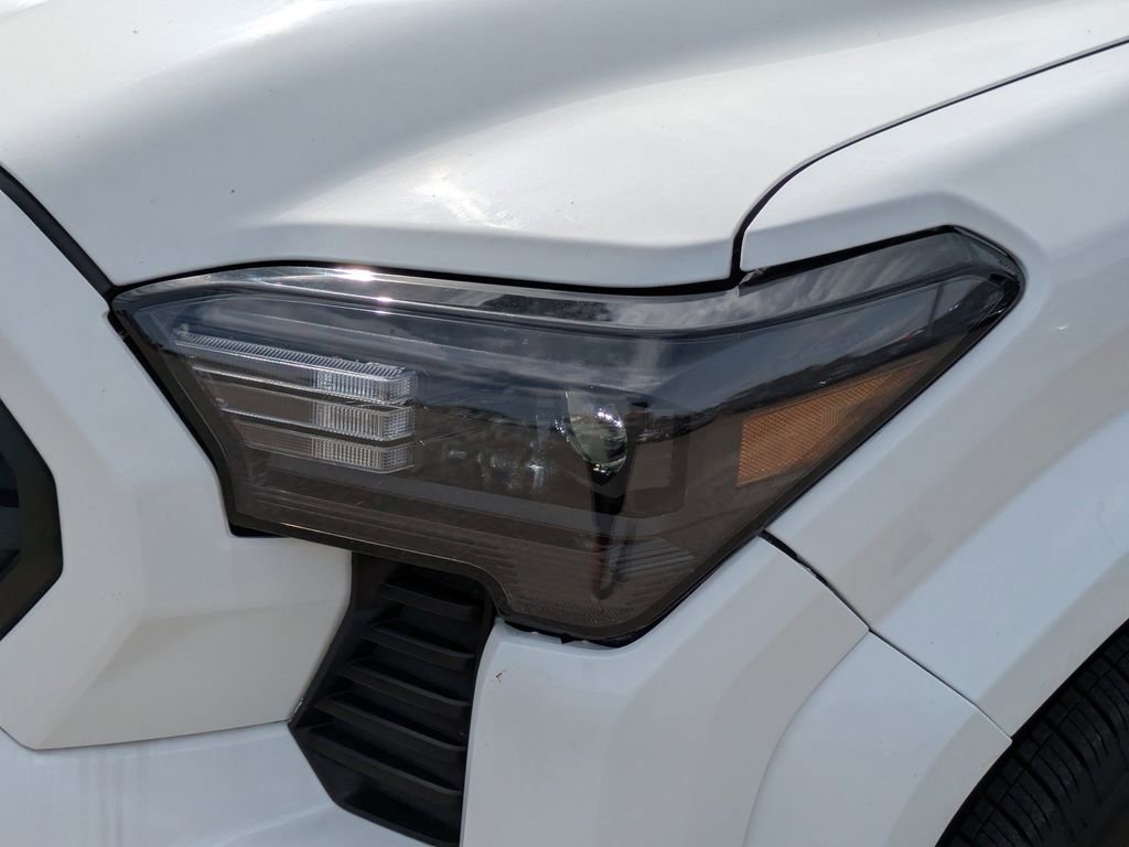 Used 2025 Toyota Tacoma SR5 AWD/4WD image 10