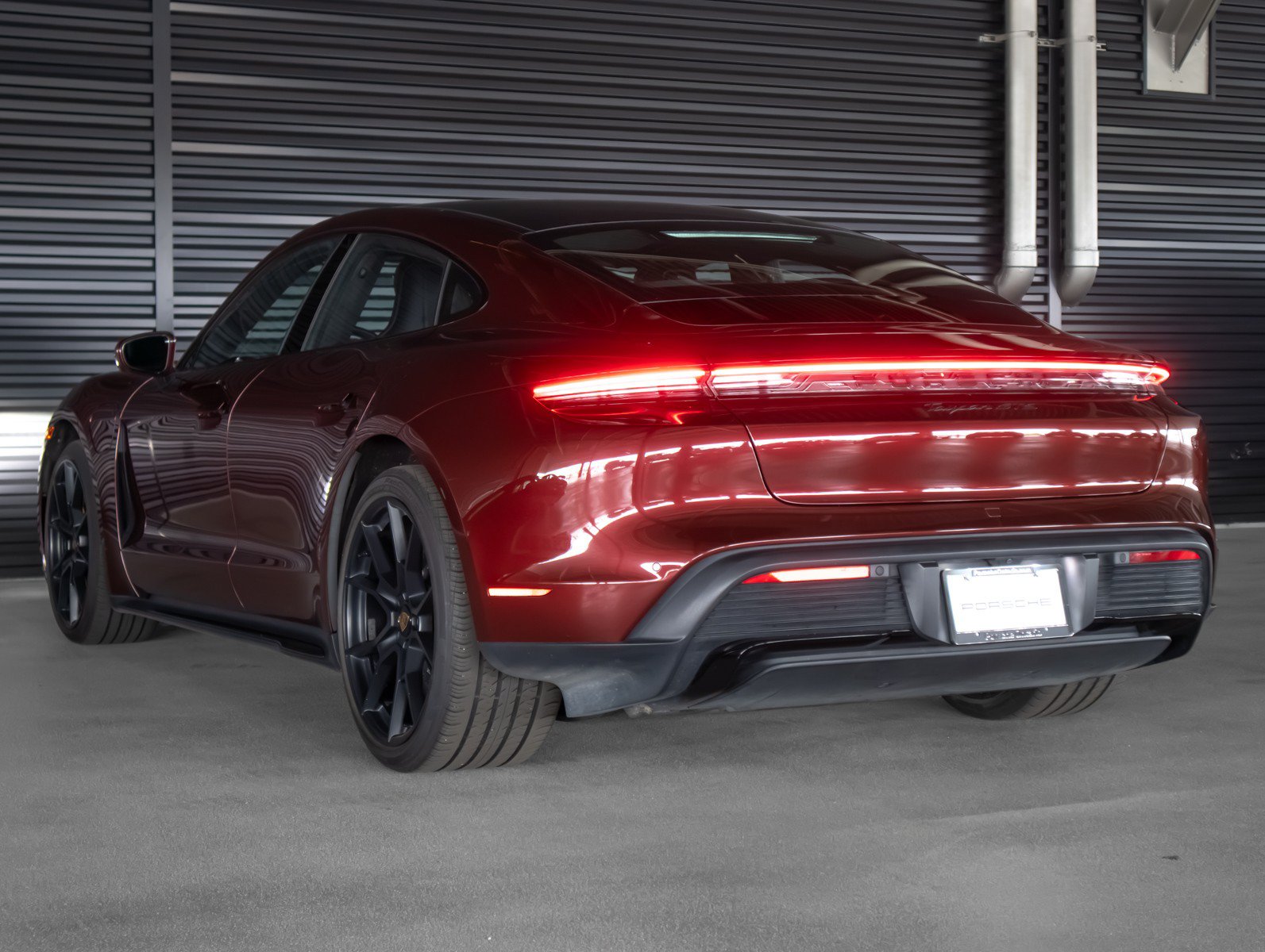 Used 2022 Porsche Taycan GTS AWD/4WD image 3