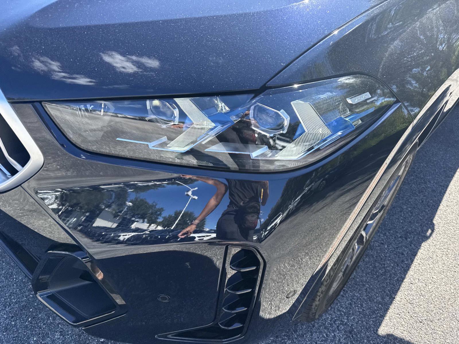 Certified 2025 BMW X6 xDrive40i image 11