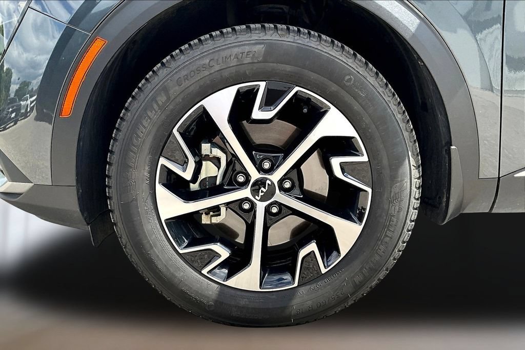 Certified 2023 Kia Sportage EX AWD/4WD image 32