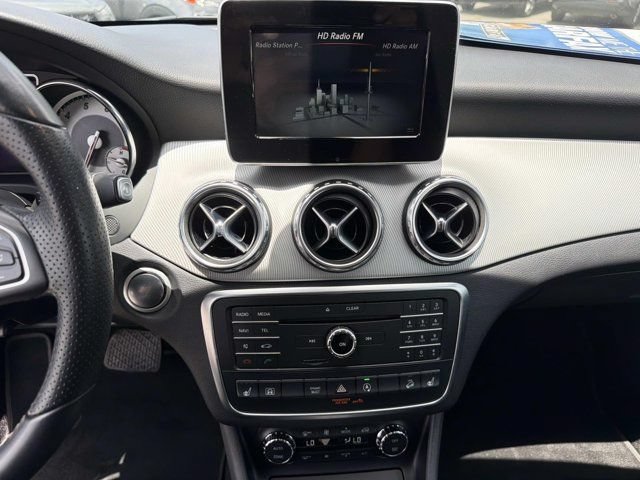 Used 2017 Mercedes-Benz GLA 250 4MATIC image 26