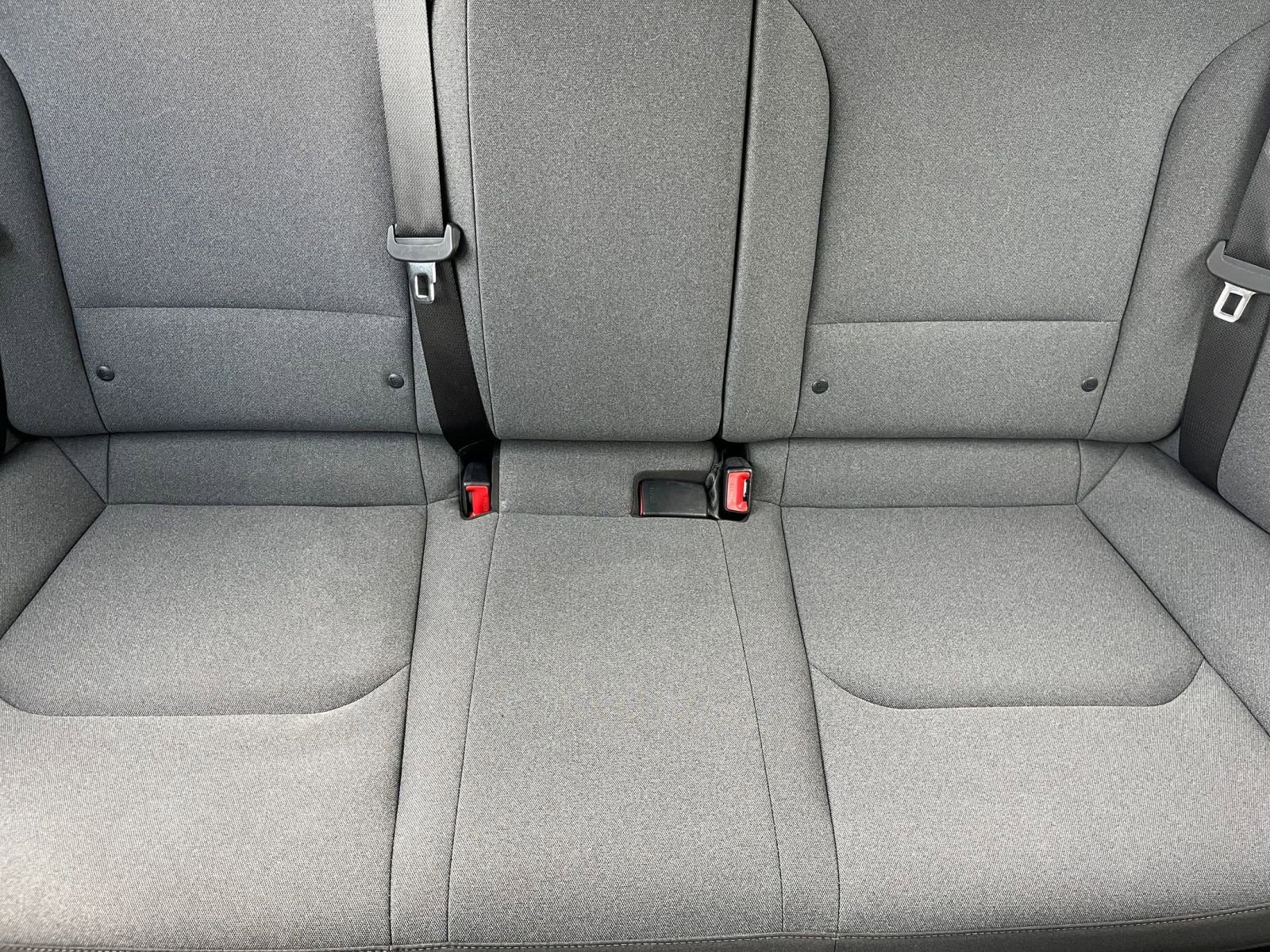 Used 2025 Kia K4 LXS image 37