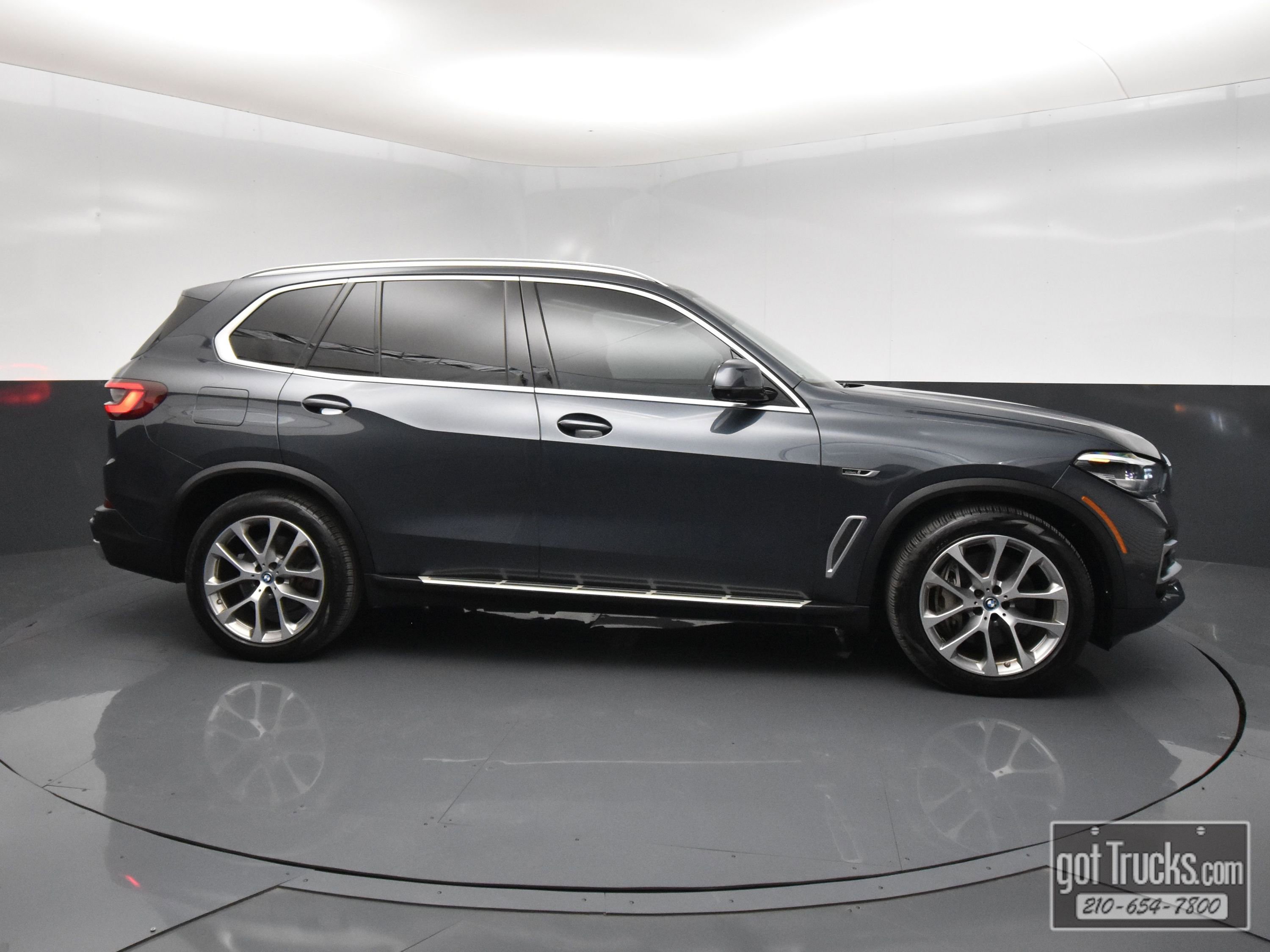Used 2022 BMW X5 xDrive45e w/ Climate Comfort Package AWD/4WD image 48