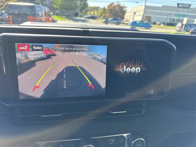 Used 2024 Jeep Wrangler Sahara 4xe w/ Technology Group image 15