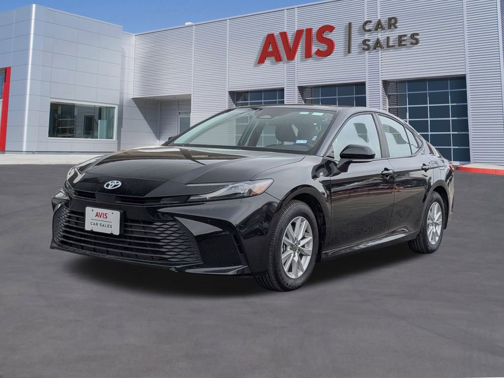 Used 2025 Toyota Camry LE image 1