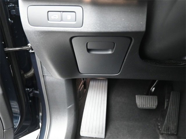 Used 2024 Volvo XC90 T8 Plus w/ Protection Package Premier image 16