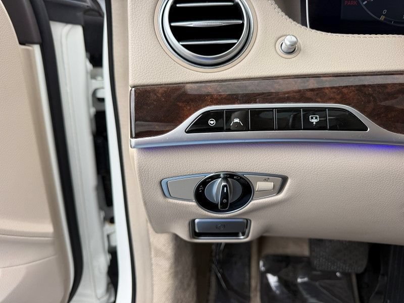 Used 2020 Mercedes-Benz S 560 Sedan image 35