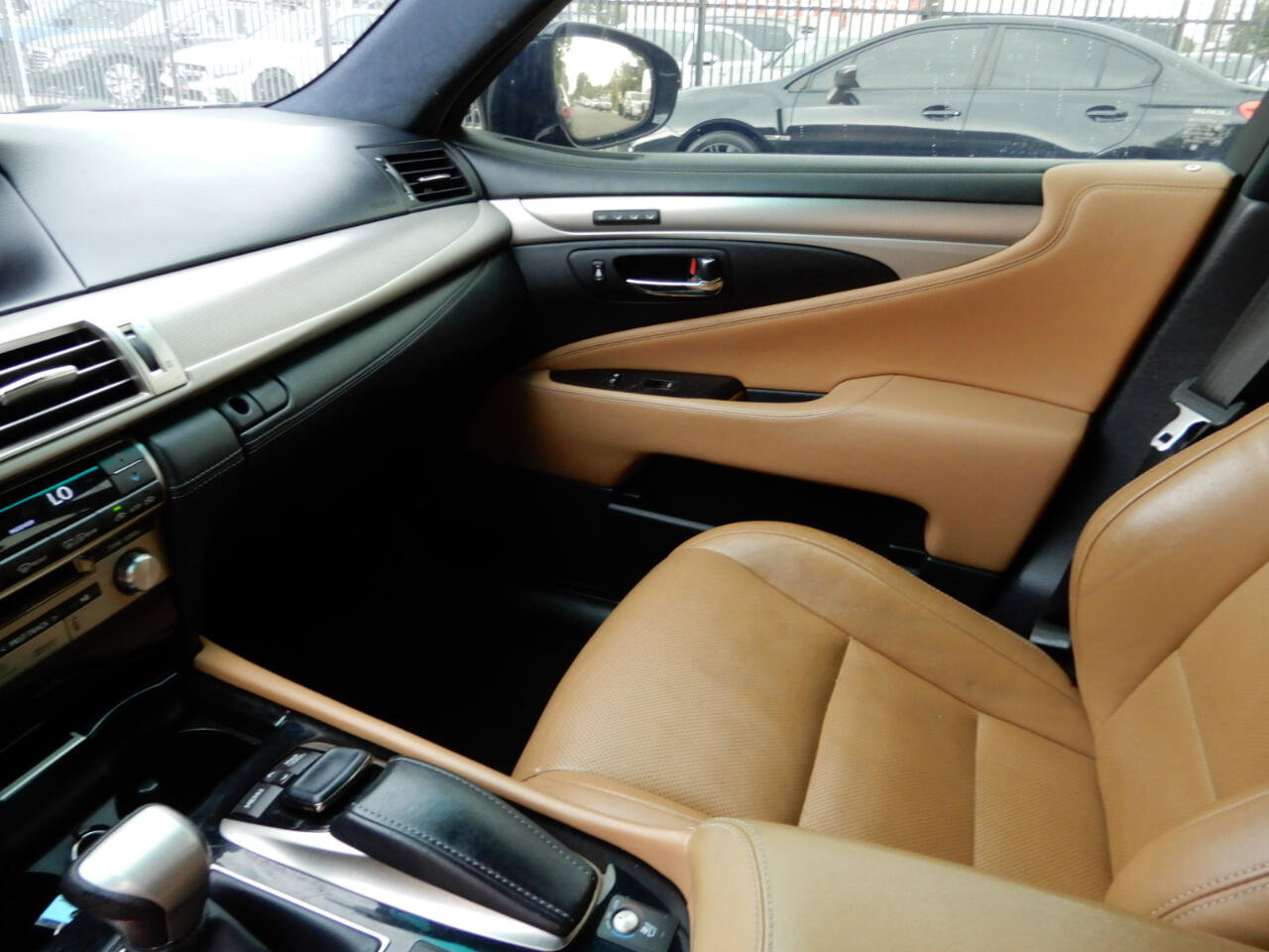 Used 2015 Lexus LS 460 w/ F Sport Package image 15