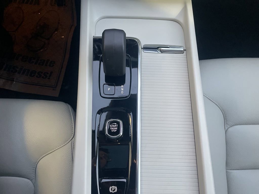 Certified 2023 Volvo XC60 B5 Core w/ Climate Package image 36