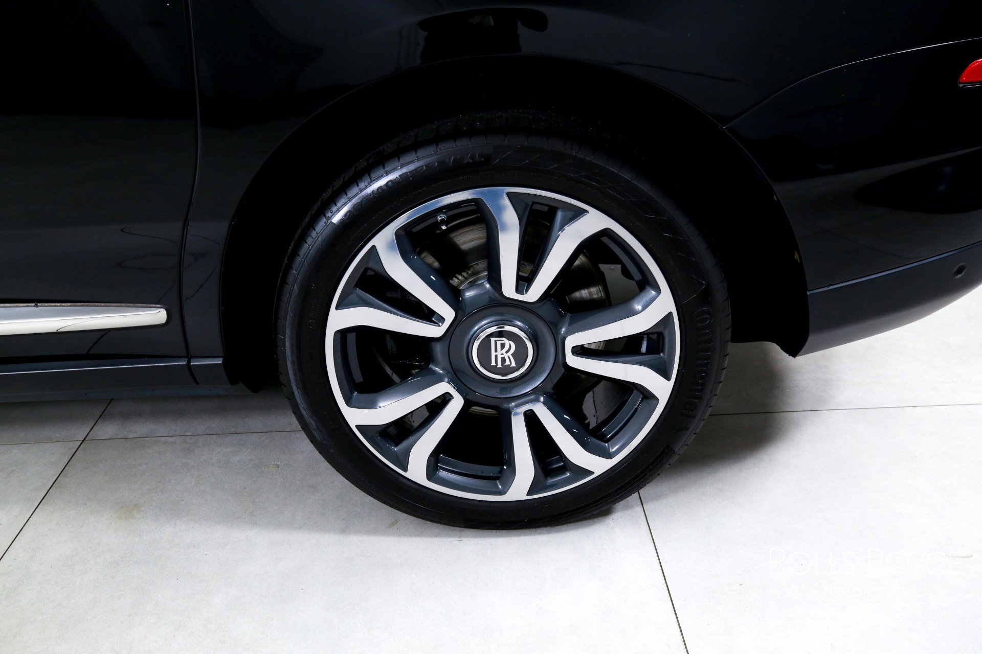 Used 2022 Rolls-Royce Cullinan image 39