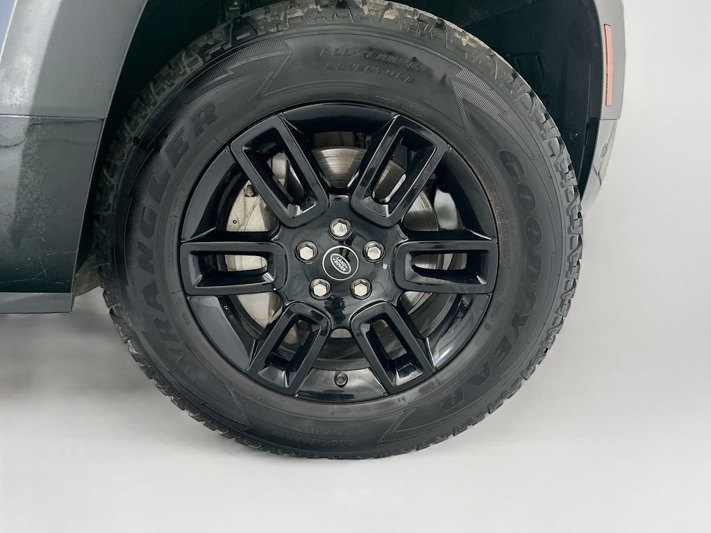 Used 2023 Land Rover Defender 110 X-Dynamic SE AWD/4WD image 31