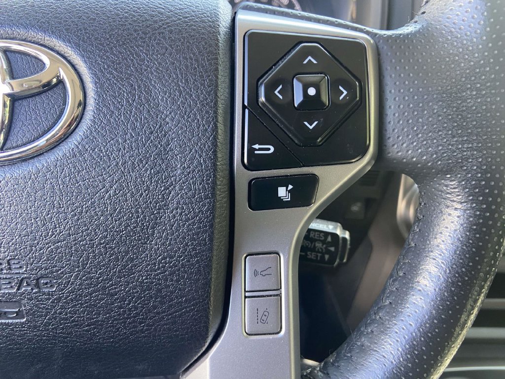 Used 2023 Toyota 4Runner SR5 Premium w/ Moonroof Package RWD image 33