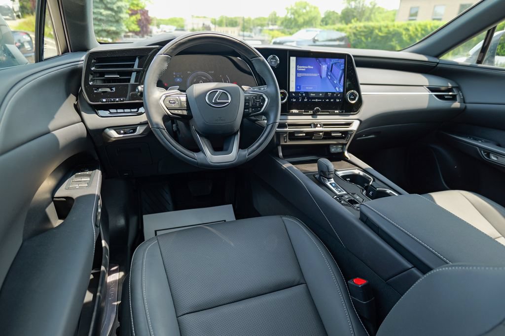 Used 2024 Lexus RX 350h w/ Accessory Package (Z1) AWD/4WD image 39