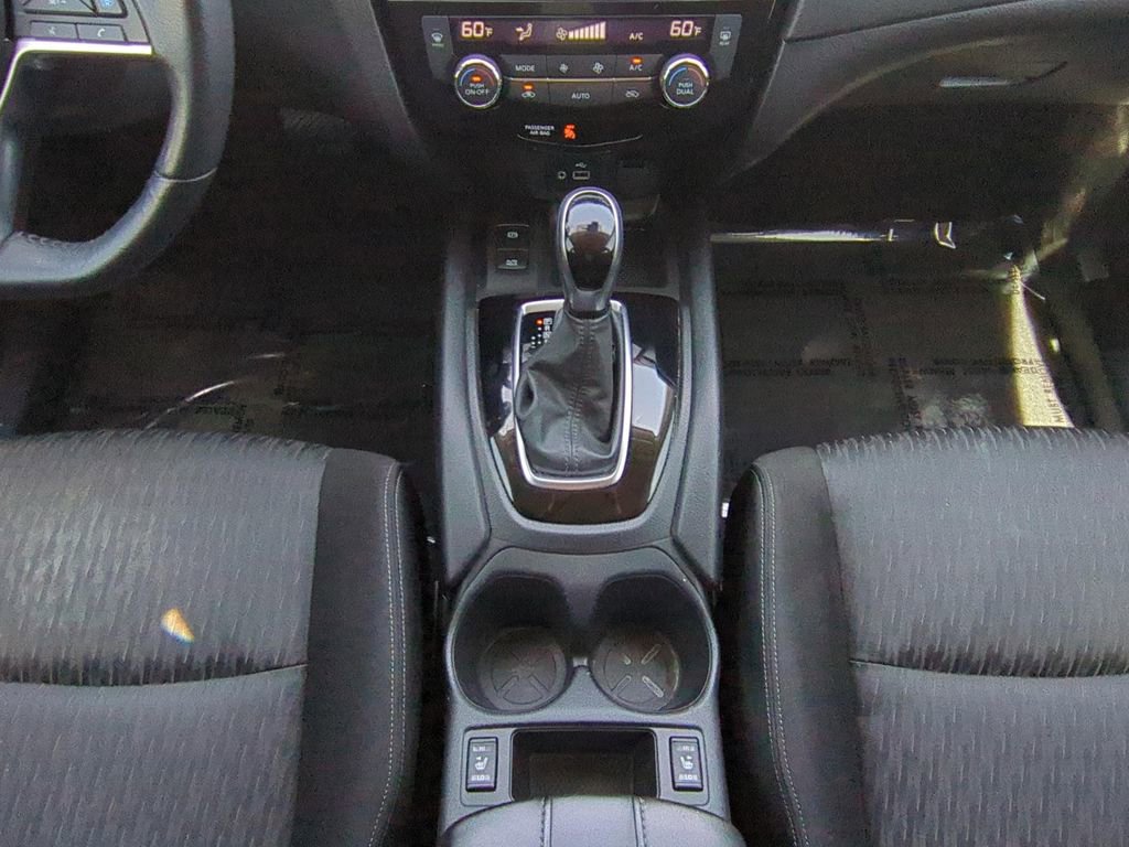 Certified 2020 Nissan Rogue SV w/ Premium Package FWD image 27