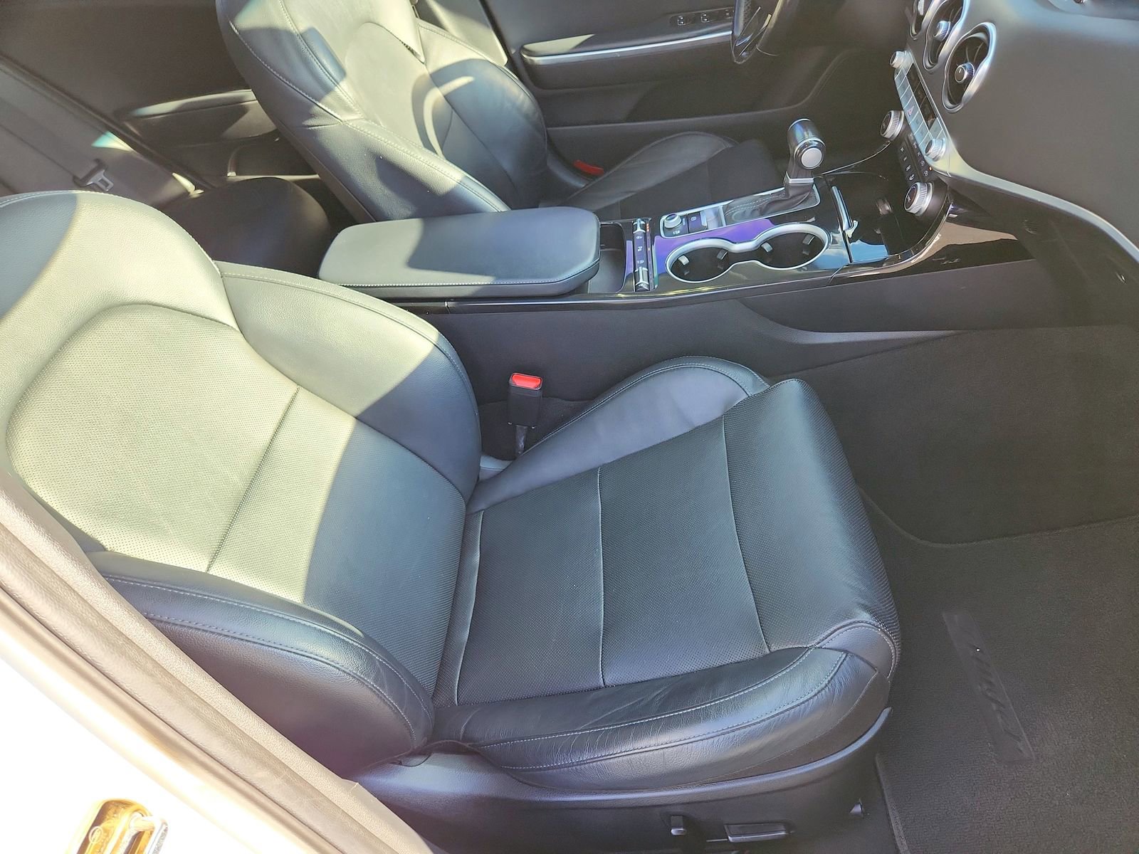 Used 2018 Kia Stinger Premium image 25