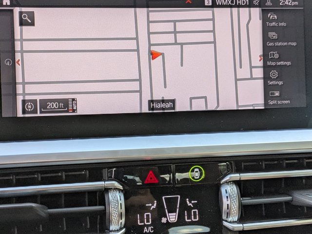 Used 2021 BMW 330i Sedan w/ M Sport Package image 9