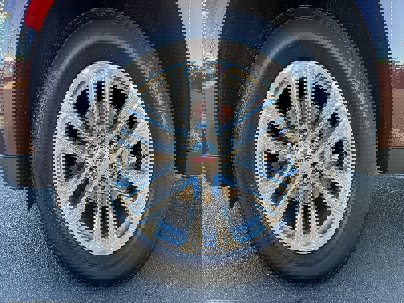 Used 2023 GMC Yukon XL SLT image 11