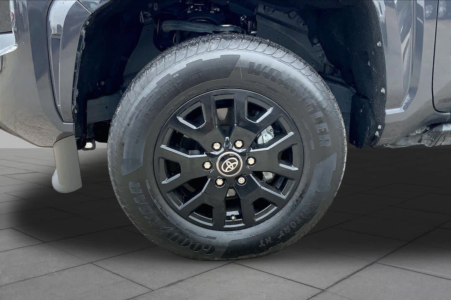 Used 2026 Toyota Tacoma SR5 AWD/4WD image 11