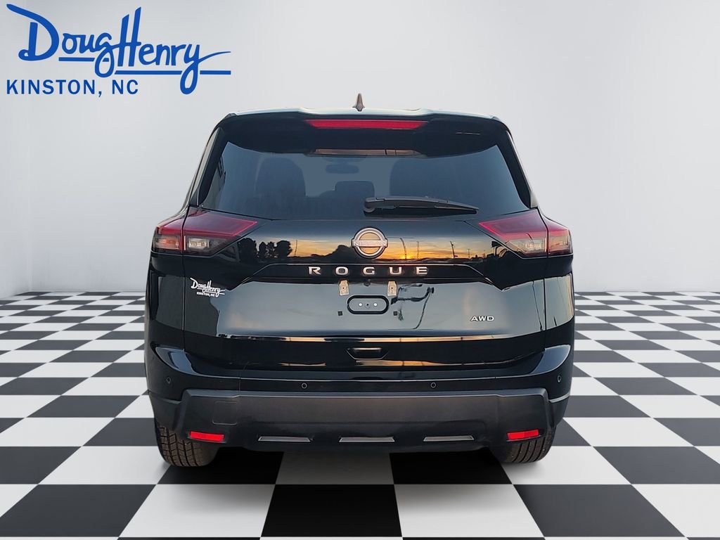 Used 2024 Nissan Rogue S AWD/4WD image 4