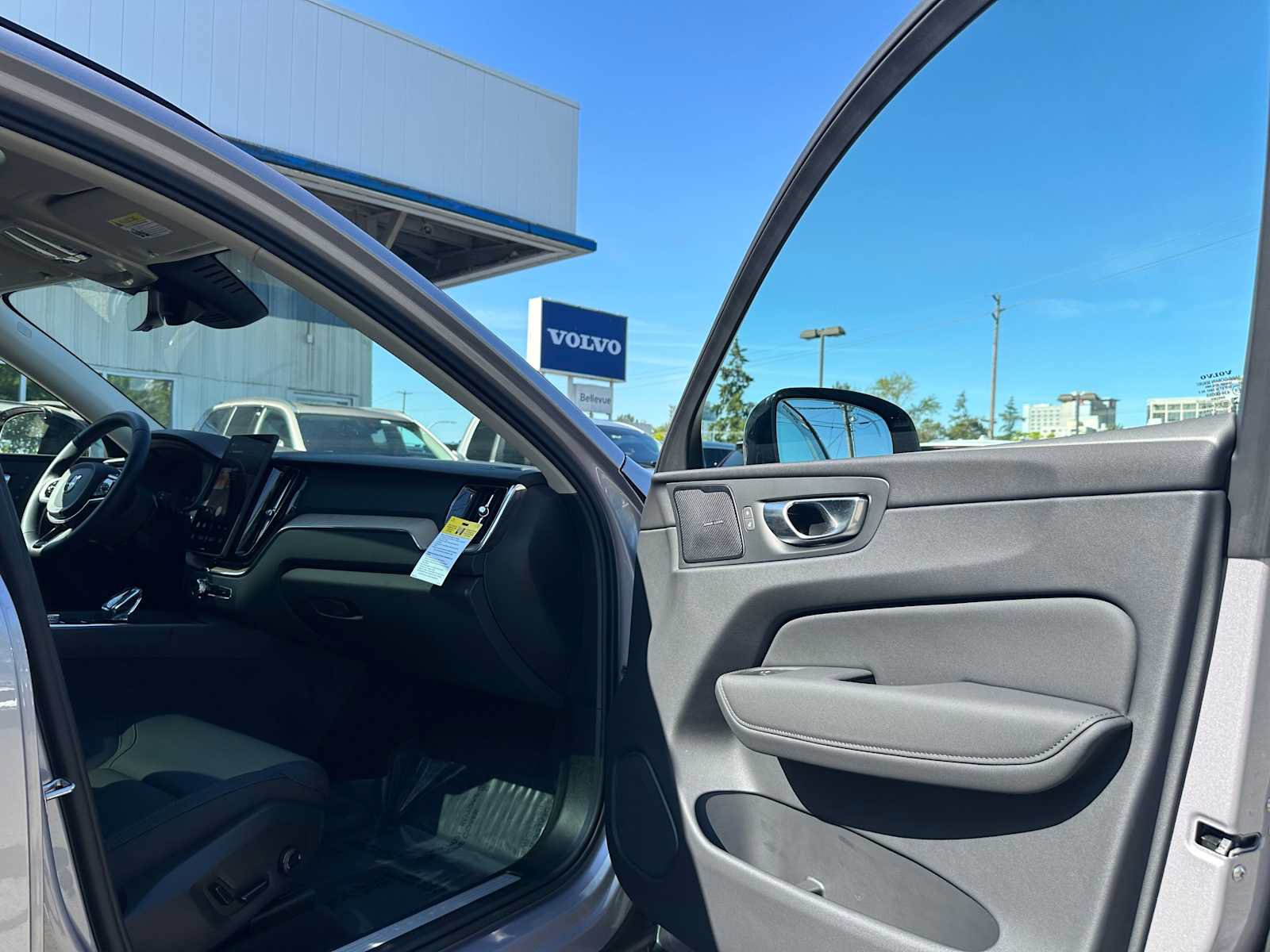 Used 2026 Volvo XC60 B5 Plus w/ Climate Package AWD/4WD image 11
