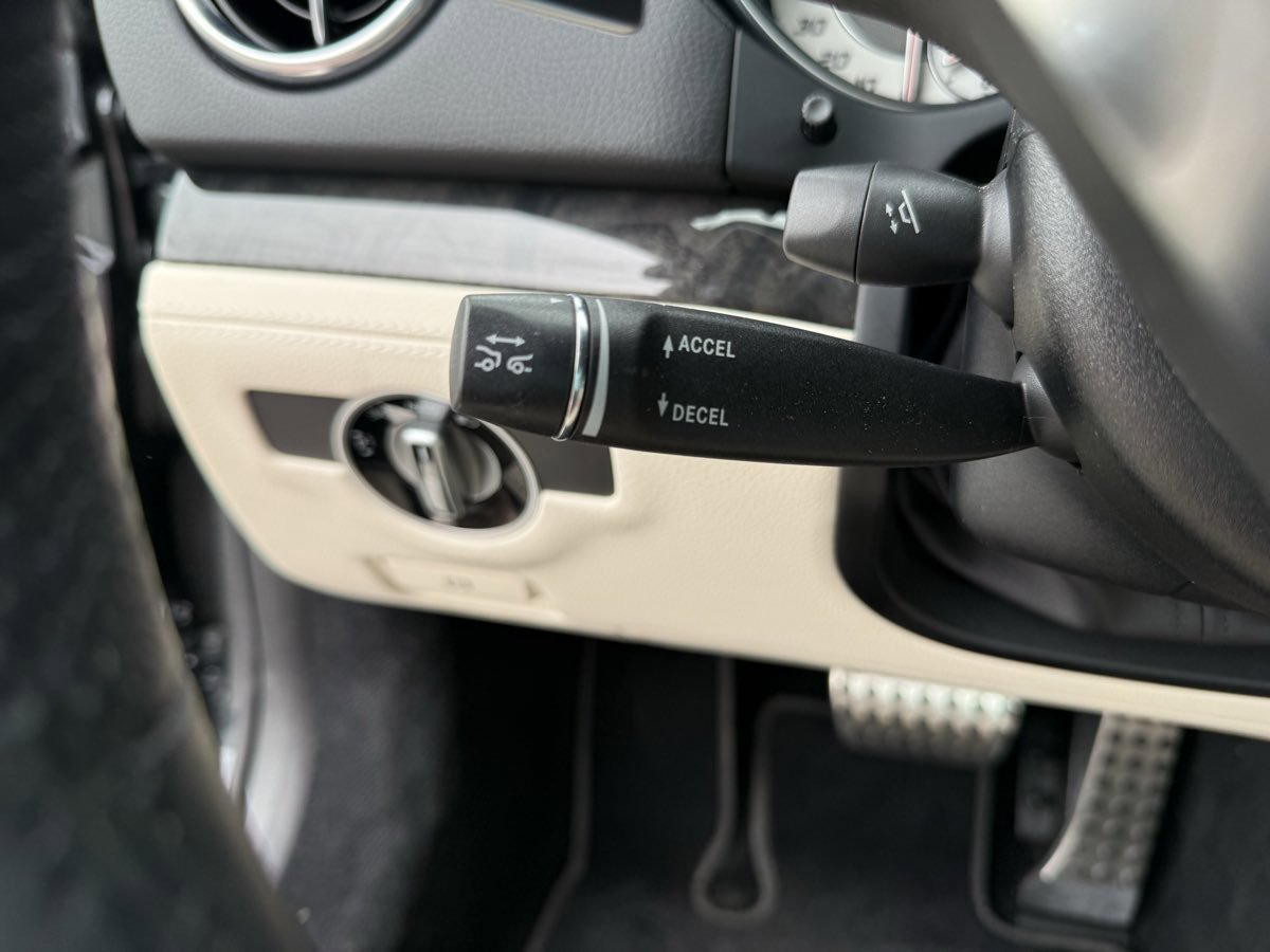 Used 2013 Mercedes-Benz SL 550 image 25