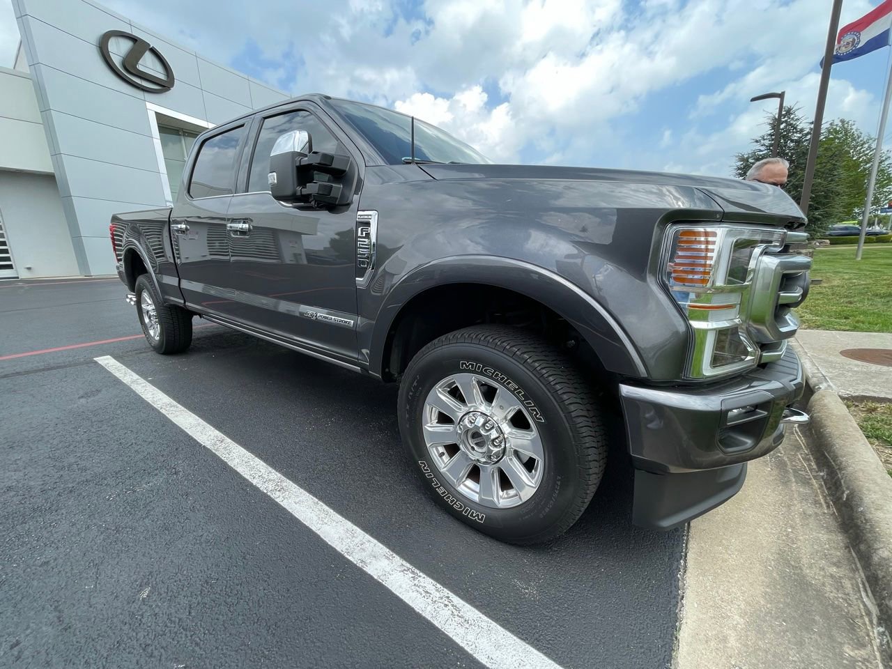 Used 2020 Ford F250 Platinum w/ FX4 Off-Road Package AWD/4WD image 7