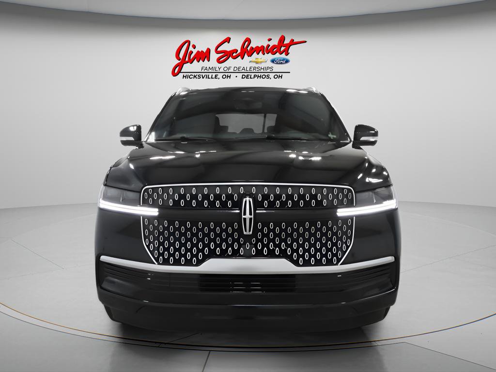 Used 2025 Lincoln Navigator Reserve AWD/4WD image 3