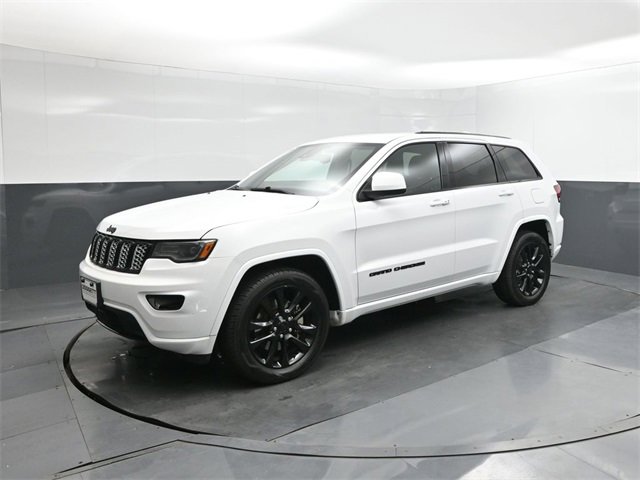 Used 2021 Jeep Grand Cherokee Laredo X image 1