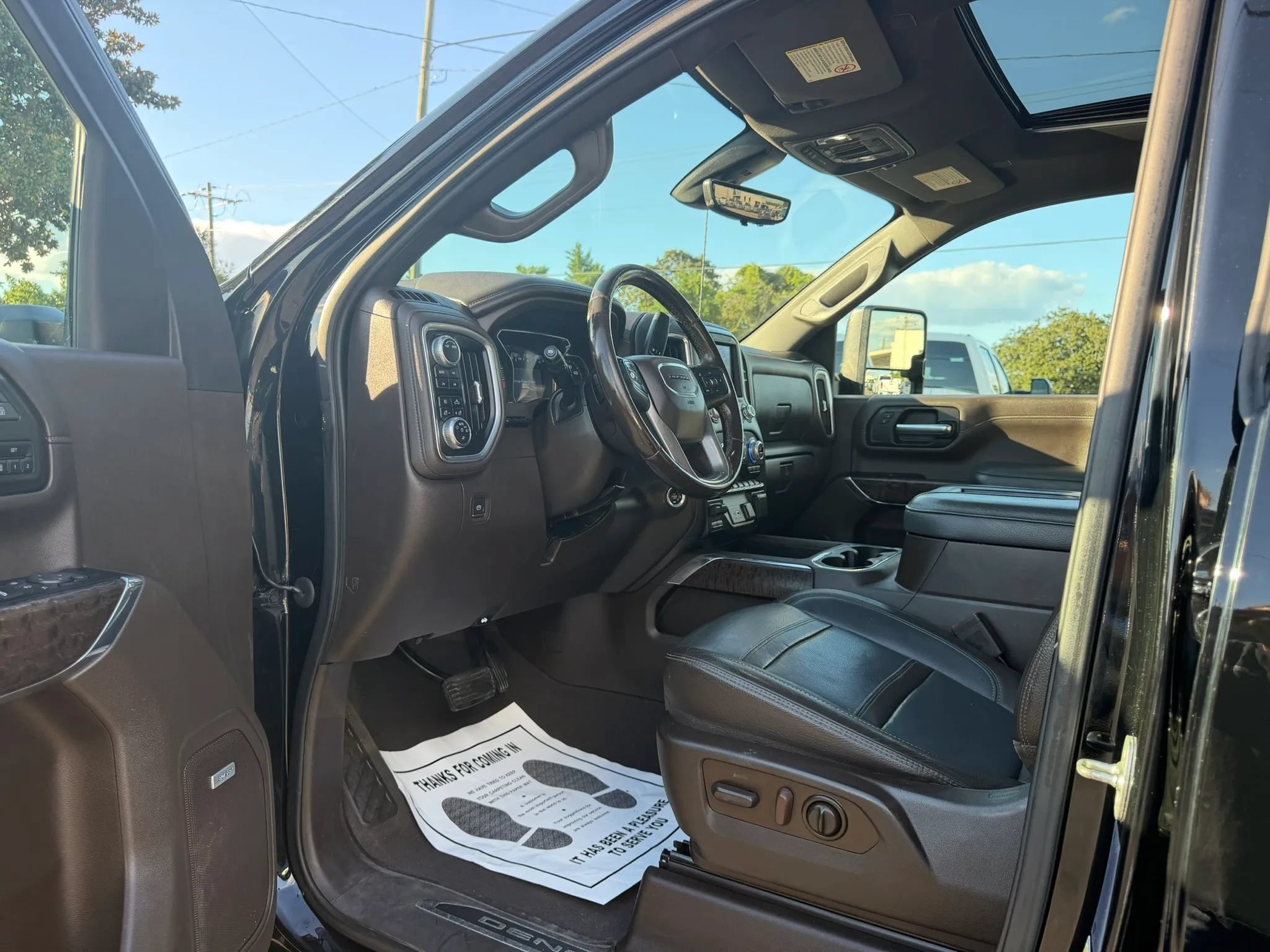 Used 2022 GMC Sierra 2500 Denali w/ Denali Ultimate Package AWD/4WD image 18