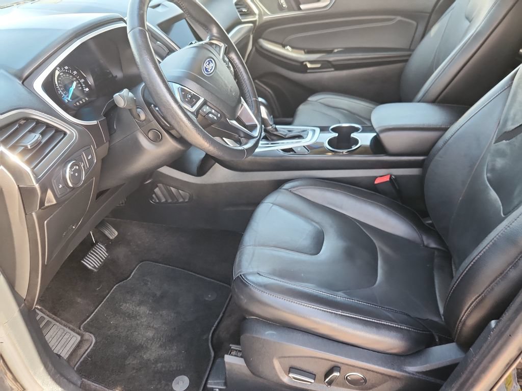 Used 2018 Ford Edge Titanium w/ Equipment Group 301A AWD/4WD image 7