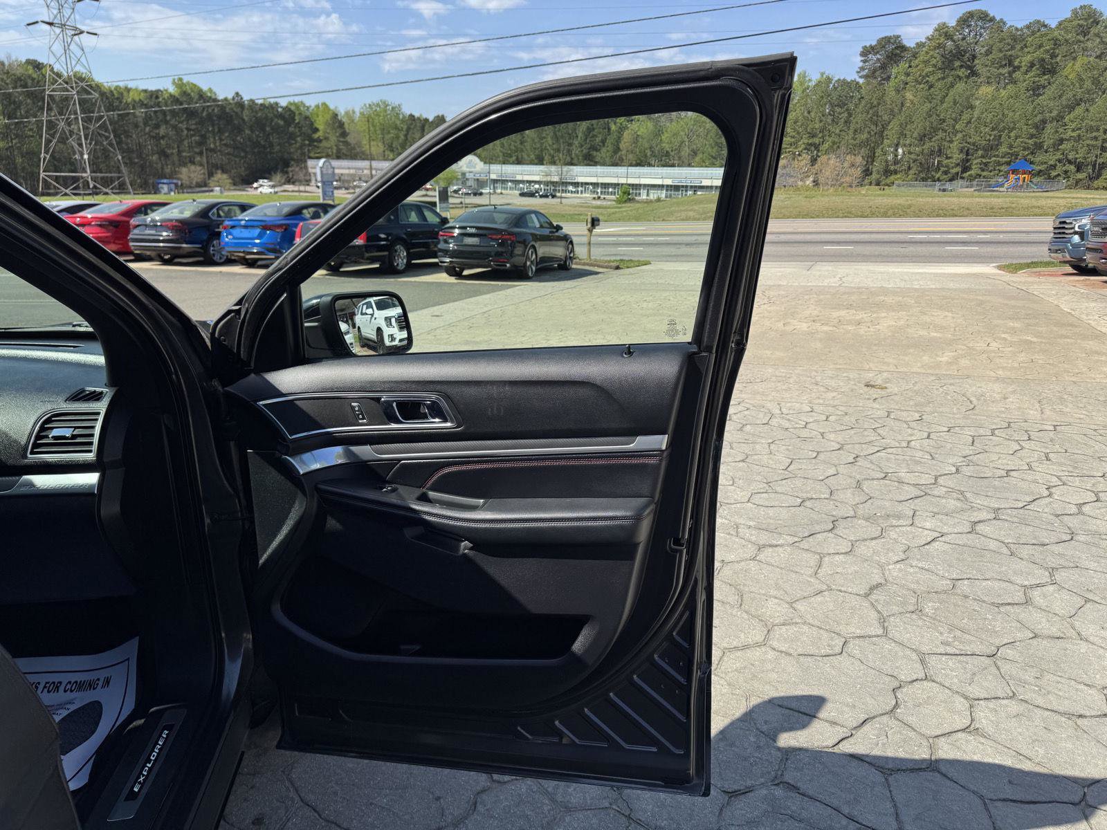 Used 2019 Ford Explorer Sport w/ Equipment Group 401A image 19