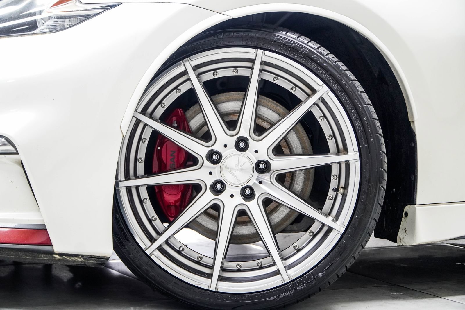 Used 2017 Nissan 370Z NISMO RWD image 3