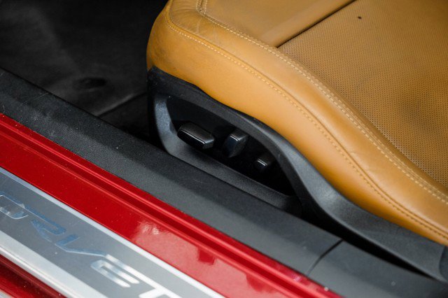 Used 2014 Chevrolet Corvette Stingray Convertible w/ 2LT Preferred Equipment Group image 32