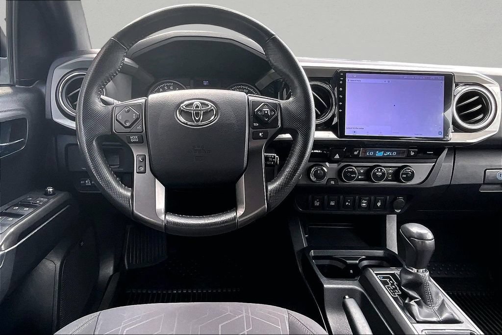 Certified 2017 Toyota Tacoma TRD Sport AWD/4WD image 11