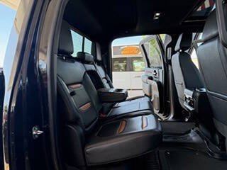 Used 2022 GMC Sierra 3500 AT4 w/ AT4 Preferred Package AWD/4WD image 17